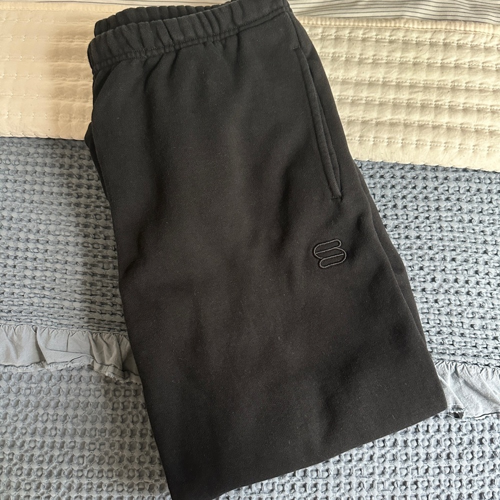 Aritzia Black Sweatpants (Size M)